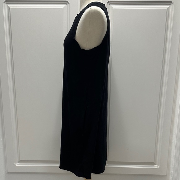 Old Navy Black Sleeveless Mini Dress - Picture 2 of 8
